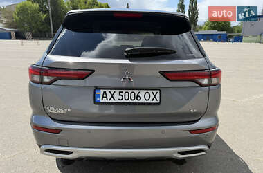Внедорожник / Кроссовер Mitsubishi Outlander 2023 в 