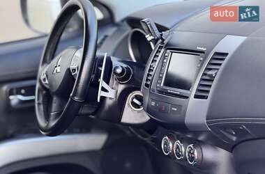 Позашляховик / Кросовер Mitsubishi Outlander 2010 в 