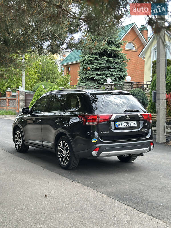 Позашляховик / Кросовер Mitsubishi Outlander 2015 в Білій Церкві
