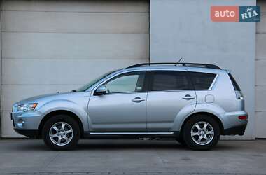 Позашляховик / Кросовер Mitsubishi Outlander 2011 в 