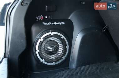 Позашляховик / Кросовер Mitsubishi Outlander 2011 в 