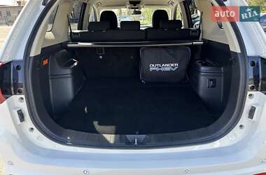 Внедорожник / Кроссовер Mitsubishi Outlander 2020 в 