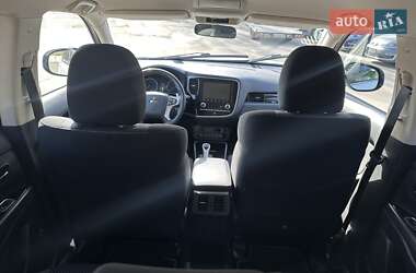 Внедорожник / Кроссовер Mitsubishi Outlander 2020 в 