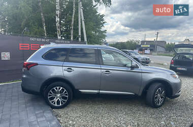 Внедорожник / Кроссовер Mitsubishi Outlander 2018 в 