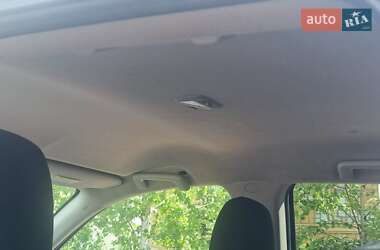 Позашляховик / Кросовер Mitsubishi Outlander 2014 в 