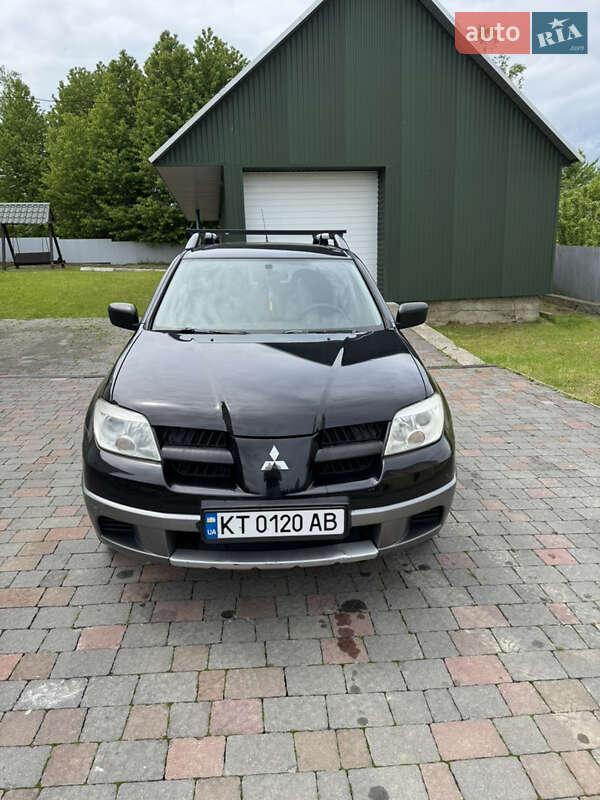 Внедорожник / Кроссовер Mitsubishi Outlander 2006 в Надворной