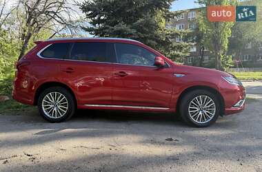 Внедорожник / Кроссовер Mitsubishi Outlander 2020 в 