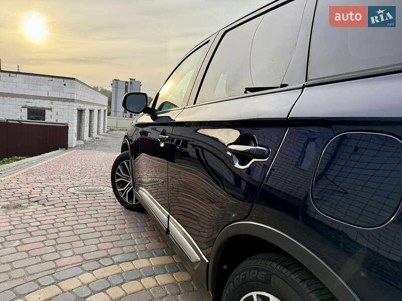 Внедорожник / Кроссовер Mitsubishi Outlander 2017 в Виннице