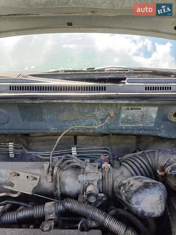 Позашляховик / Кросовер Mitsubishi Outlander 2003 в Харкові