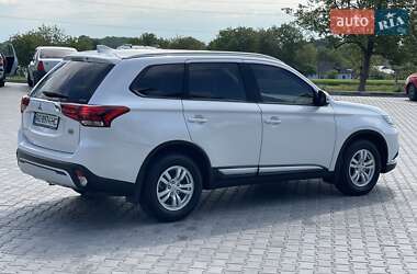Внедорожник / Кроссовер Mitsubishi Outlander 2021 в 