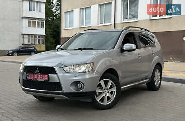 Позашляховик / Кросовер Mitsubishi Outlander 2011 в 