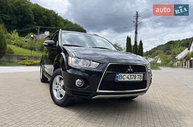 Внедорожник / Кроссовер Mitsubishi Outlander 2011 в 