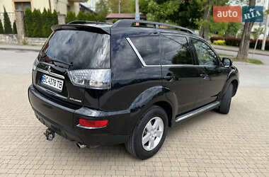 Внедорожник / Кроссовер Mitsubishi Outlander 2011 в 