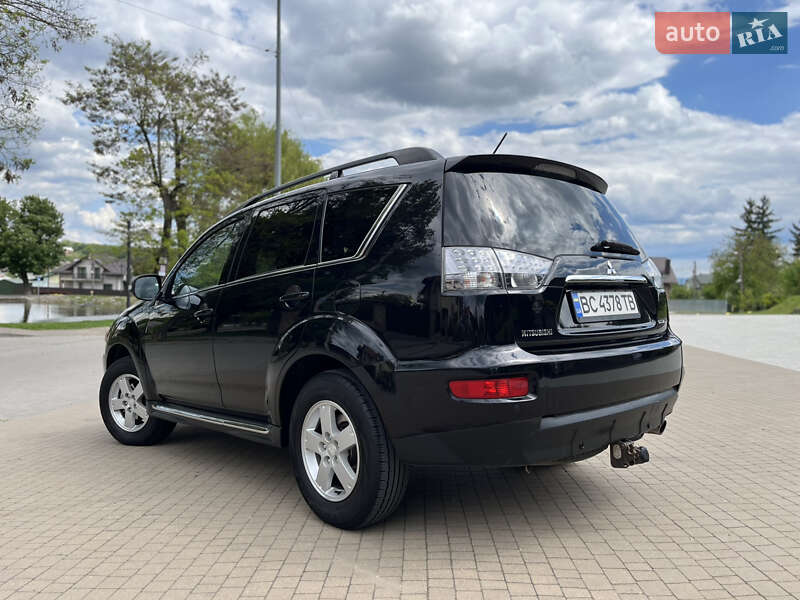 Позашляховик / Кросовер Mitsubishi Outlander 2011 в Львові