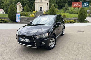 Внедорожник / Кроссовер Mitsubishi Outlander 2011 в 