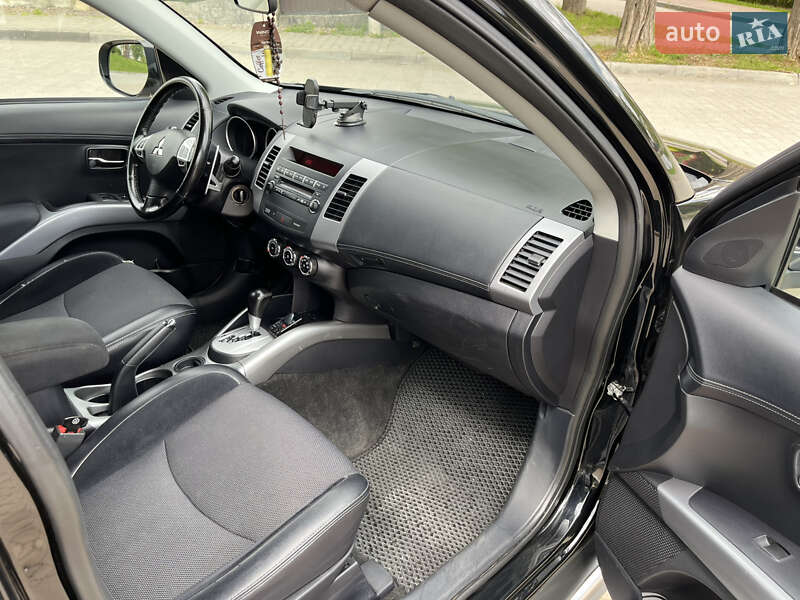 Позашляховик / Кросовер Mitsubishi Outlander 2011 в Львові