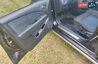 Внедорожник / Кроссовер Mitsubishi Outlander 2007 в 