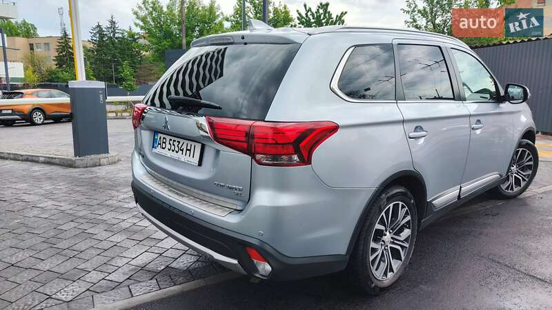Внедорожник / Кроссовер Mitsubishi Outlander 2017 в Виннице