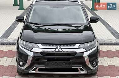 Внедорожник / Кроссовер Mitsubishi Outlander 2021 в 