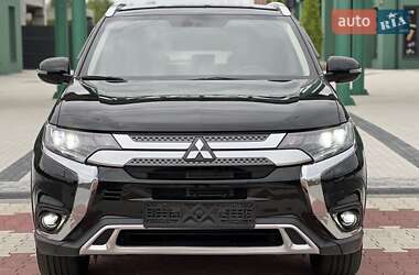 Внедорожник / Кроссовер Mitsubishi Outlander 2021 в 