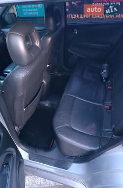 Внедорожник / Кроссовер Mitsubishi Outlander 2003 в 