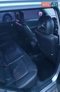 Внедорожник / Кроссовер Mitsubishi Outlander 2003 в 