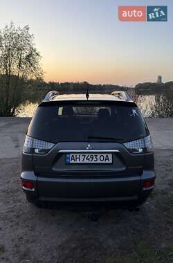 Внедорожник / Кроссовер Mitsubishi Outlander 2010 в 