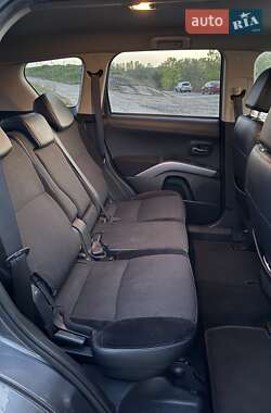 Внедорожник / Кроссовер Mitsubishi Outlander 2010 в 