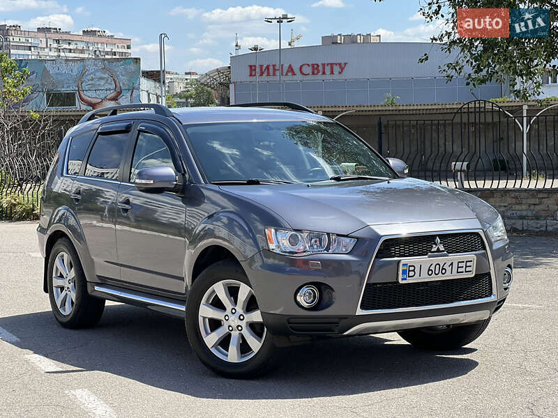 Mitsubishi Outlander 2011
