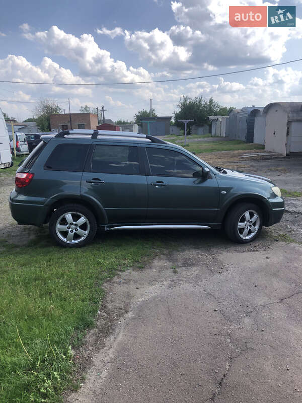 Внедорожник / Кроссовер Mitsubishi Outlander 2006 в 