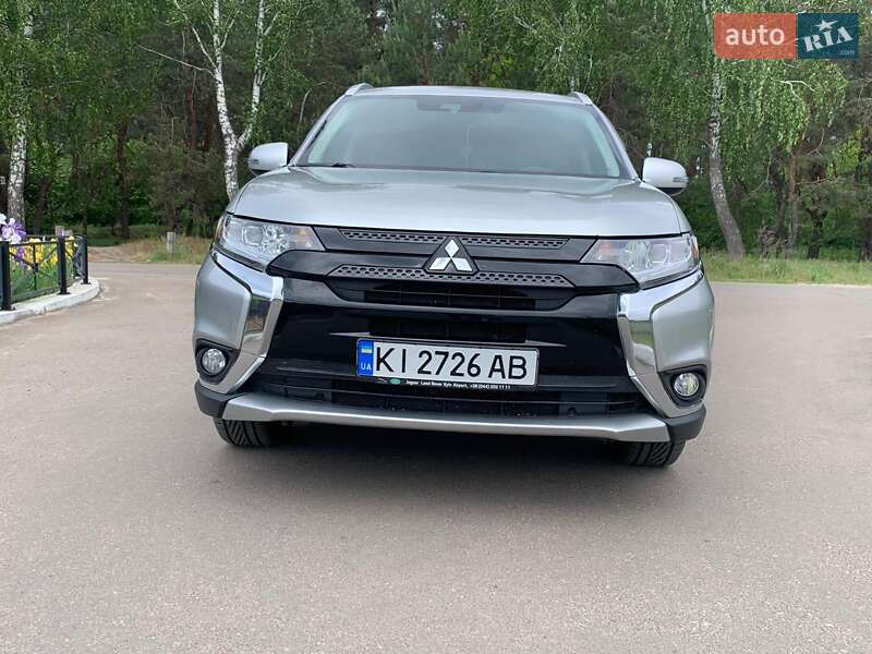 Mitsubishi Outlander 2020