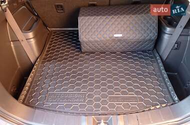 Внедорожник / Кроссовер Mitsubishi Outlander 2018 в 