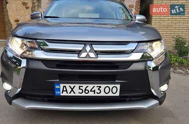 Внедорожник / Кроссовер Mitsubishi Outlander 2016 в Харькове