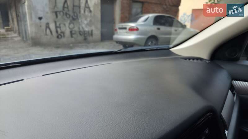 Позашляховик / Кросовер Mitsubishi Outlander 2016 в Харкові