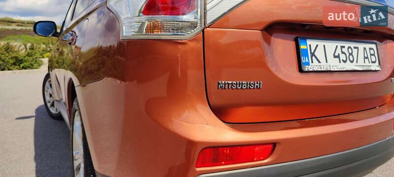 Позашляховик / Кросовер Mitsubishi Outlander 2013 в Погребище