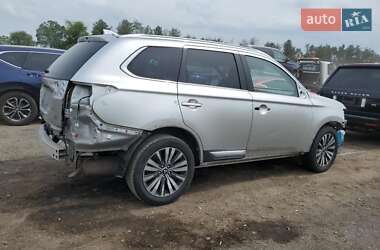 Внедорожник / Кроссовер Mitsubishi Outlander 2020 в 