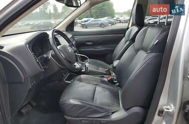 Внедорожник / Кроссовер Mitsubishi Outlander 2020 в 