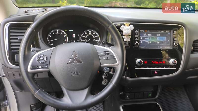 Внедорожник / Кроссовер Mitsubishi Outlander 2019 в Черкассах