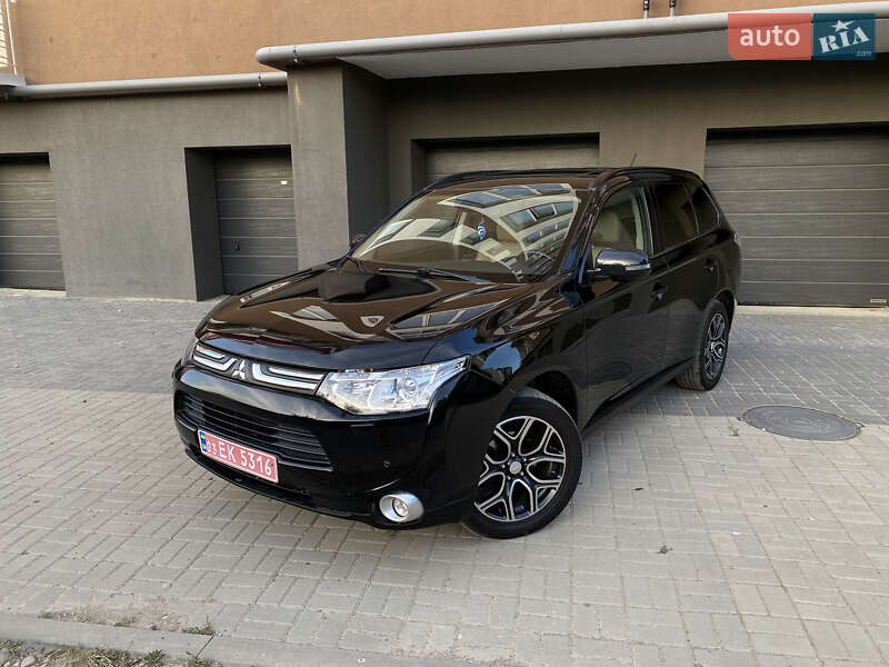 Позашляховик / Кросовер Mitsubishi Outlander 2013 в 