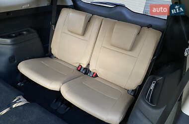 Позашляховик / Кросовер Mitsubishi Outlander 2013 в 