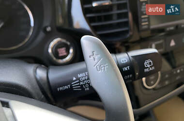 Позашляховик / Кросовер Mitsubishi Outlander 2013 в 