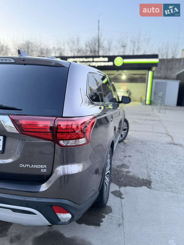 Внедорожник / Кроссовер Mitsubishi Outlander 2019 в Монастырище