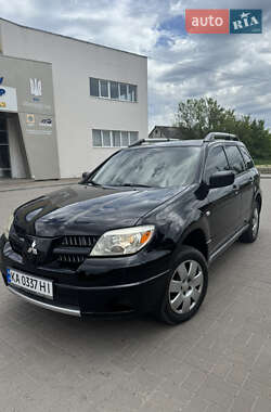Внедорожник / Кроссовер Mitsubishi Outlander 2005 в Смеле