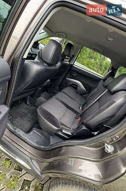 Позашляховик / Кросовер Mitsubishi Outlander 2010 в 