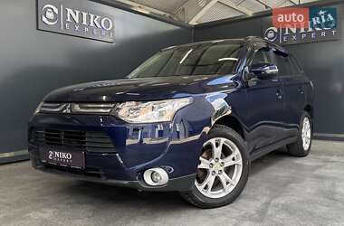 Внедорожник / Кроссовер Mitsubishi Outlander 2014 в Киеве