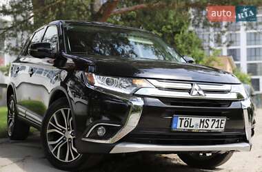 Внедорожник / Кроссовер Mitsubishi Outlander 2019 в 