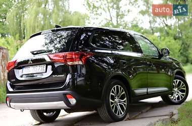 Внедорожник / Кроссовер Mitsubishi Outlander 2019 в 