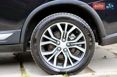 Внедорожник / Кроссовер Mitsubishi Outlander 2019 в 
