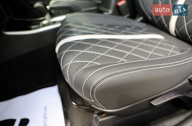 Внедорожник / Кроссовер Mitsubishi Outlander 2019 в 