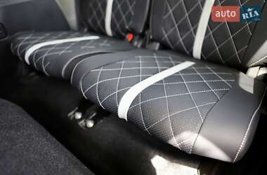 Внедорожник / Кроссовер Mitsubishi Outlander 2019 в 